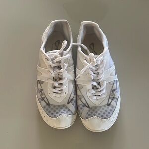 nfinity vengeance cheer shoes size 6.5